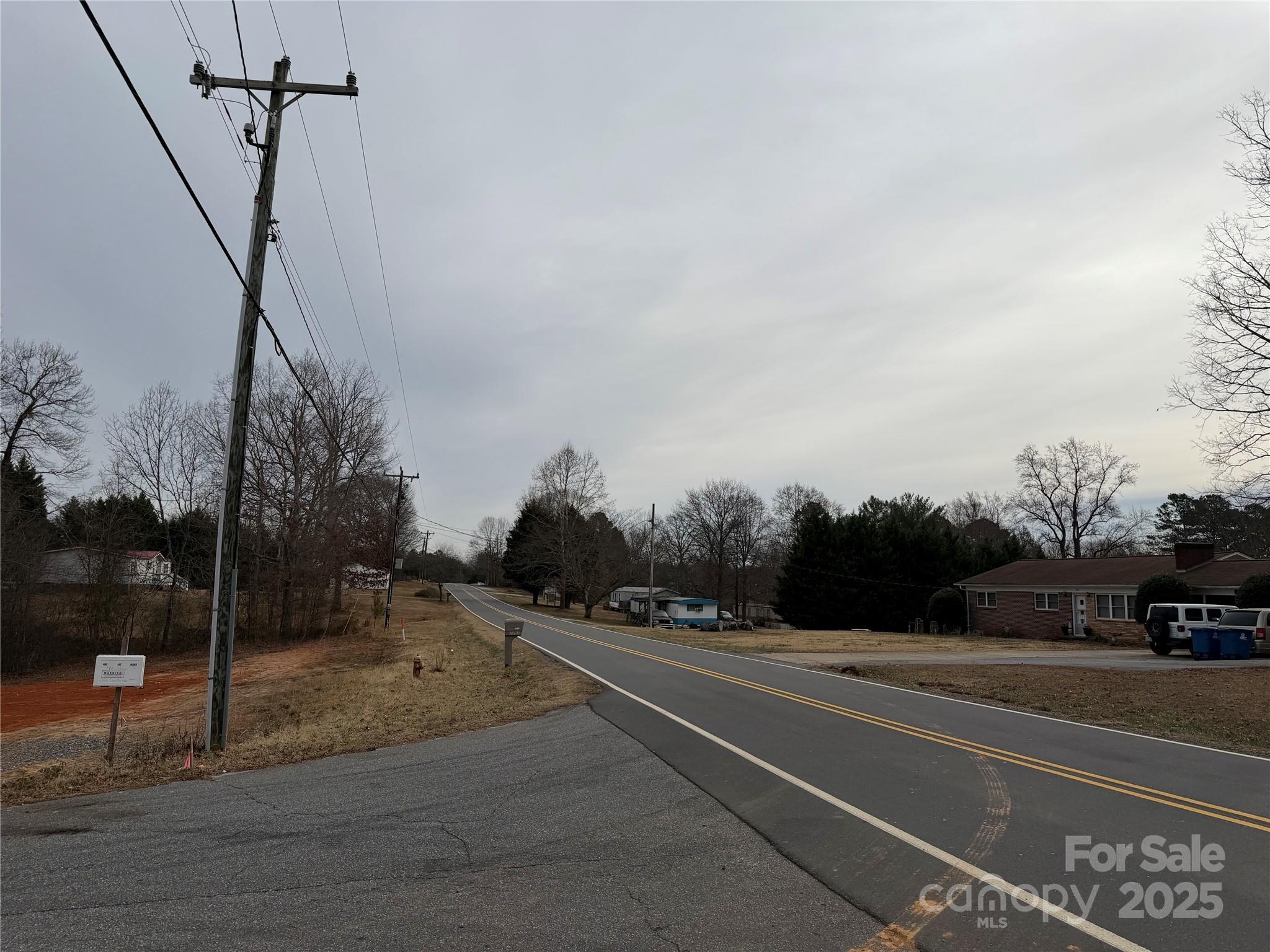 1908 Country Way Hickory, NC 28601 - Photo 5 of 6