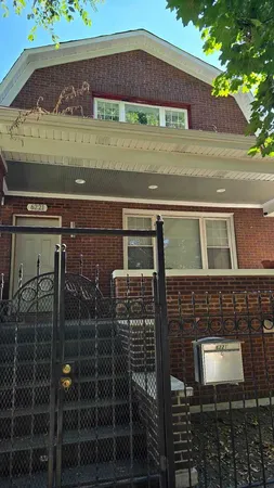 $180,000 | 6221 South Wolcott Avenue, Chicago, IL 60636