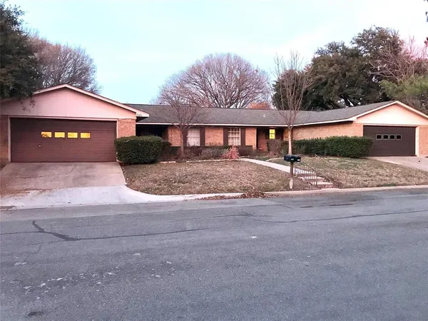 $1,495 | 1604 Vanderbilt Street, Denton, TX 76201