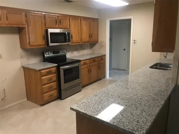 $1,495 | 1604 Vanderbilt Street, Denton, TX 76201