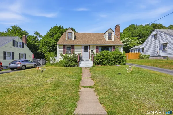 $299,900 | 80 Lenox Street, Manchester, CT 06040