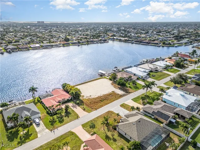 $649,900 | 1132 Southwest 43rd Street, Cape Coral, FL 33914