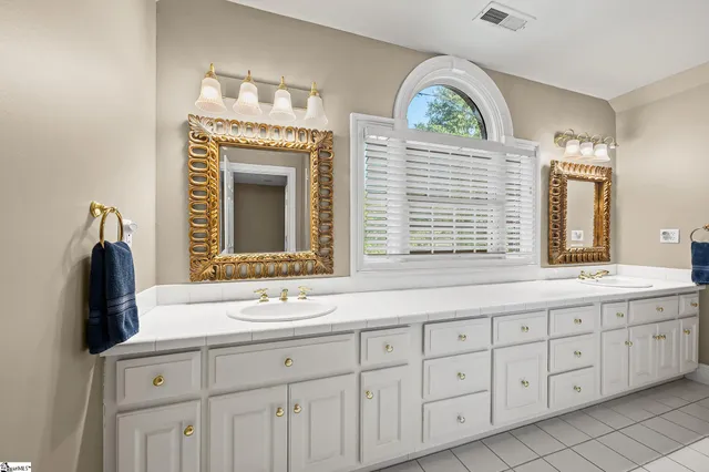 $2,395,000 | 25 Club Forest Lane, Greenville, SC 29605