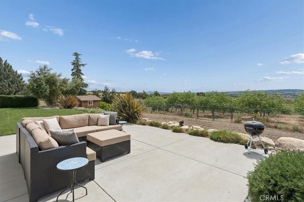 5565 High Ridge Road Paso Robles, CA 93446 - Photo 58 of 73 a view of a terrace with couches and a table and chairs