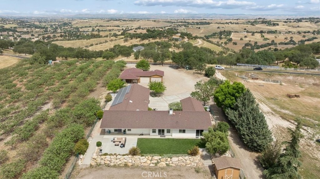5565 High Ridge Road Paso Robles, CA 93446 - Photo 68 of 73 an aerial view of residential houses with outdoor space and river