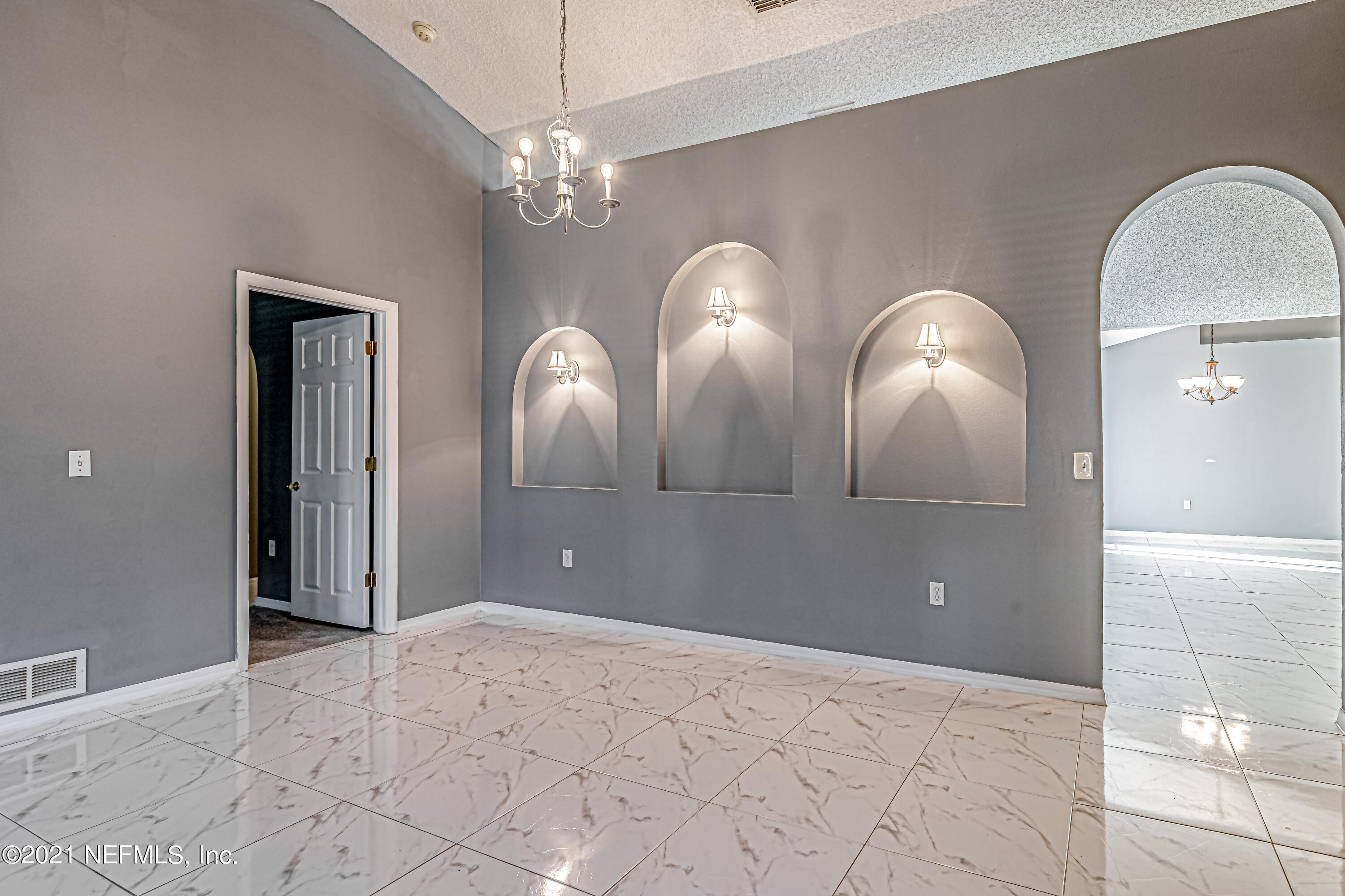12308 Hickory Forest Road Jacksonville, FL 32226 - Photo 11 of 42 11-Living Room
