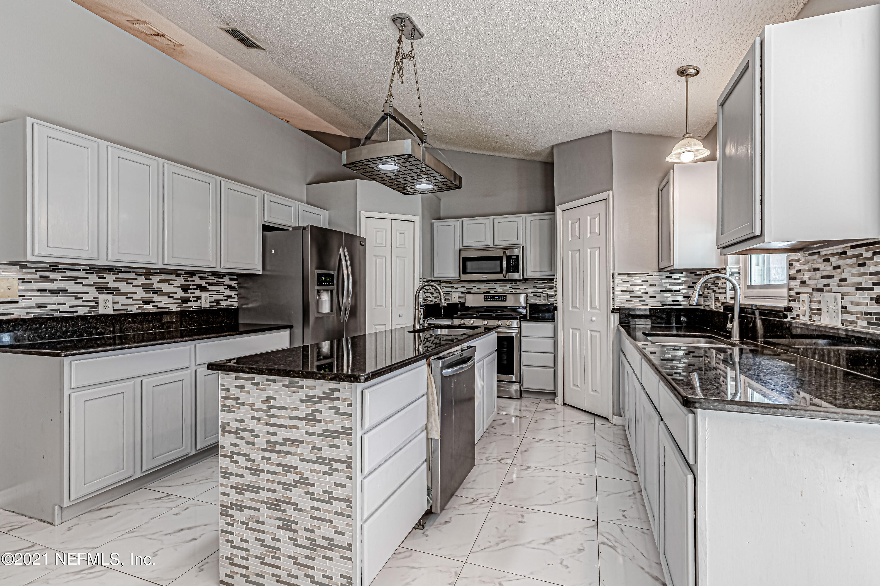 12308 Hickory Forest Road Jacksonville, FL 32226 - Photo 17 of 42 17-Kitchen