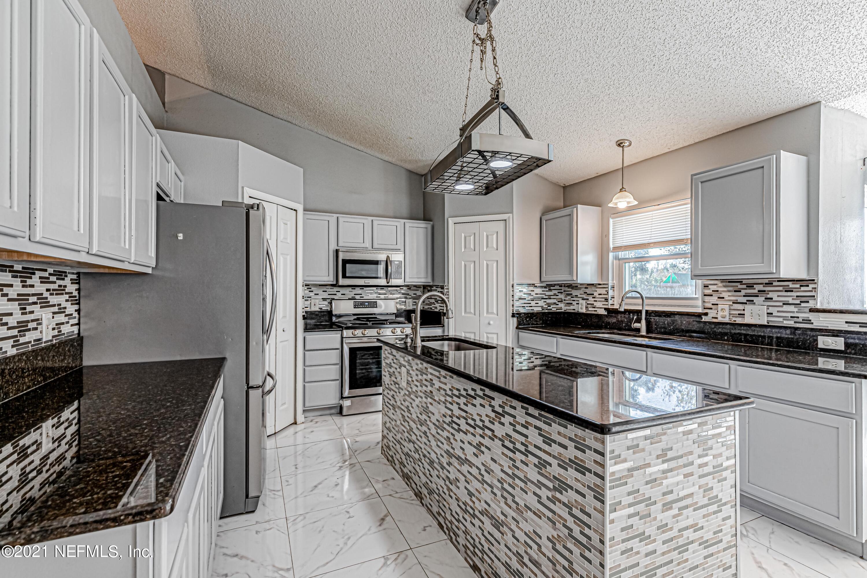 12308 Hickory Forest Road Jacksonville, FL 32226 - Photo 18 of 42 18-Kitchen