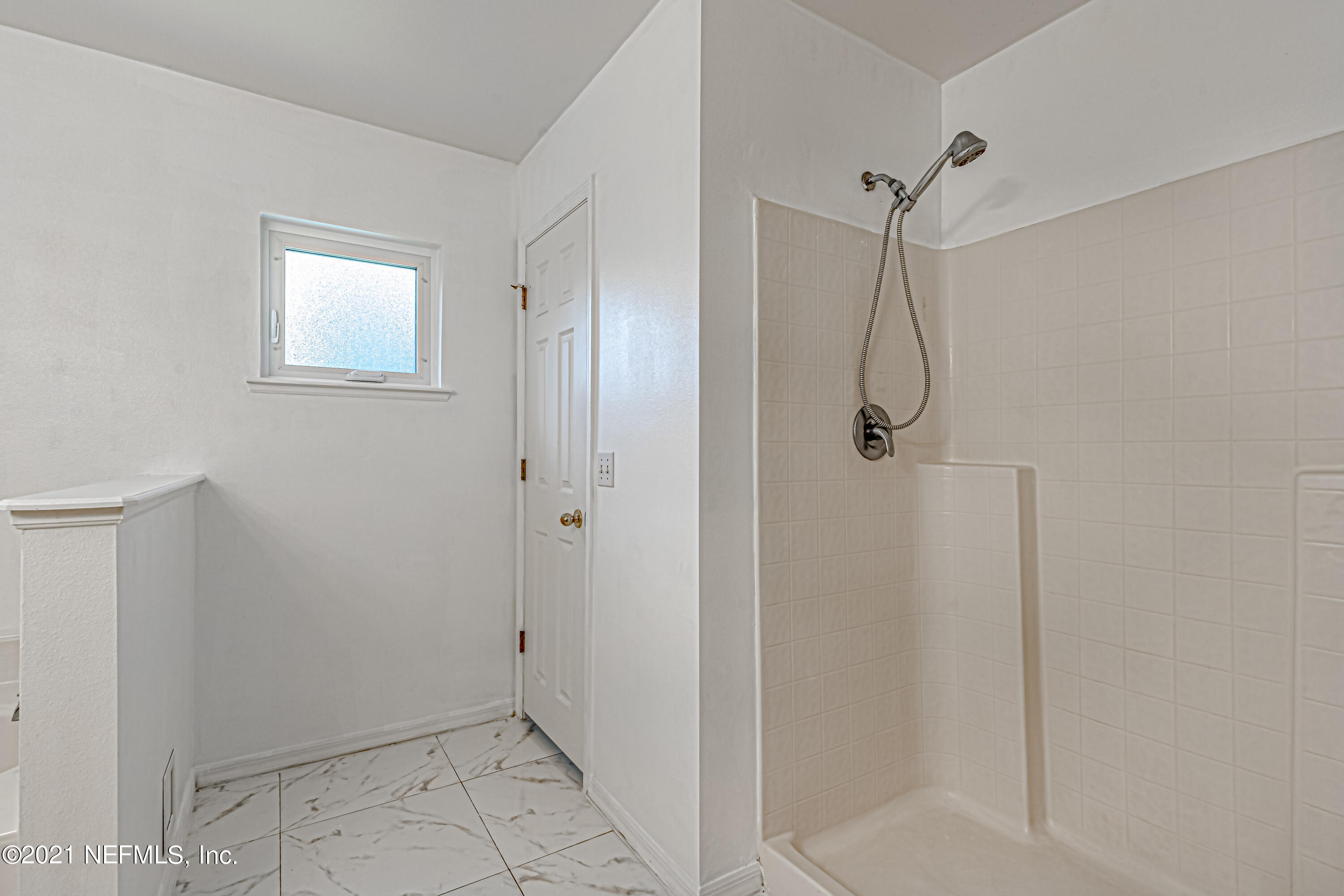 12308 Hickory Forest Road Jacksonville, FL 32226 - Photo 27 of 42 27-Master Bathroom