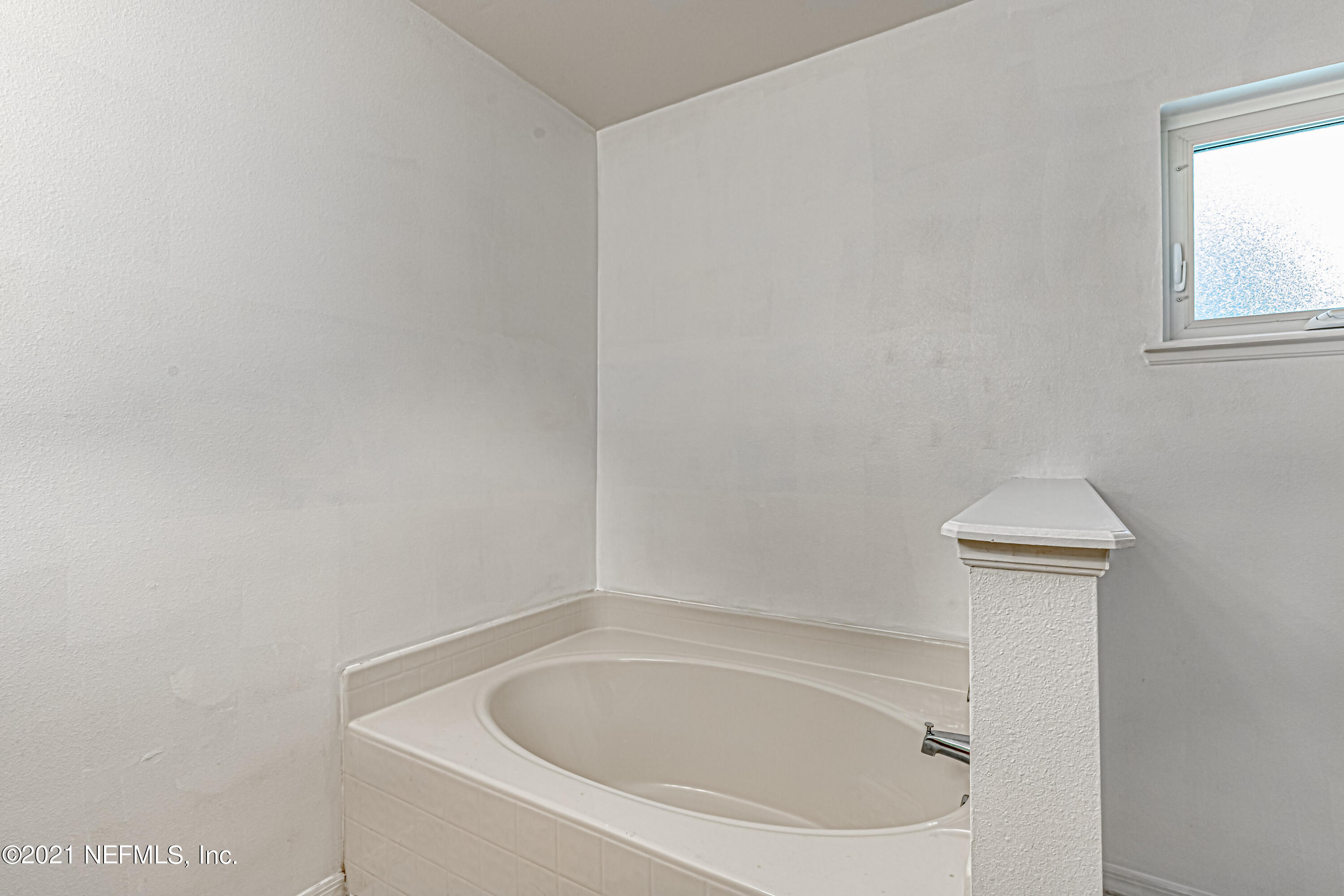 12308 Hickory Forest Road Jacksonville, FL 32226 - Photo 29 of 42 29-Master Bathroom