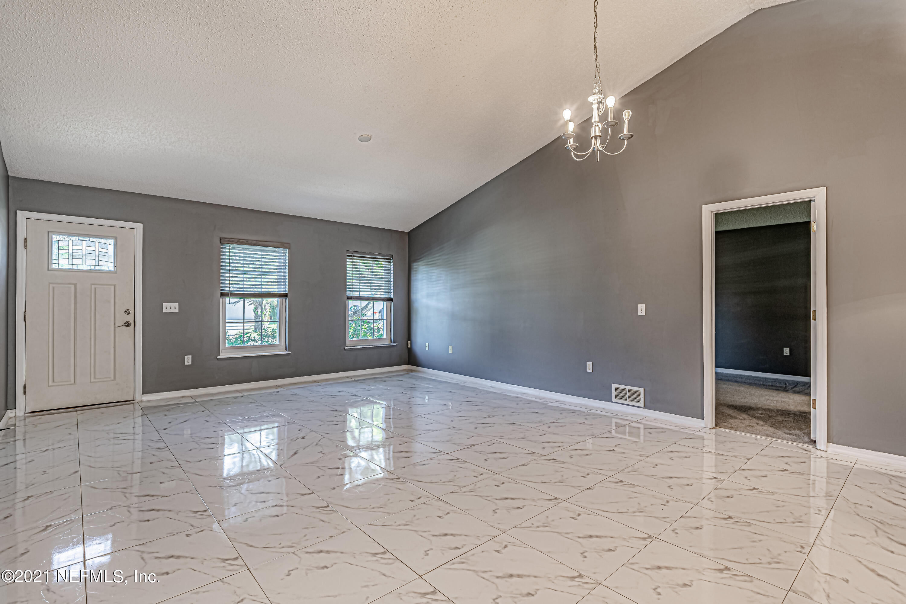 12308 Hickory Forest Road Jacksonville, FL 32226 - Photo 10 of 42 10-Living Room