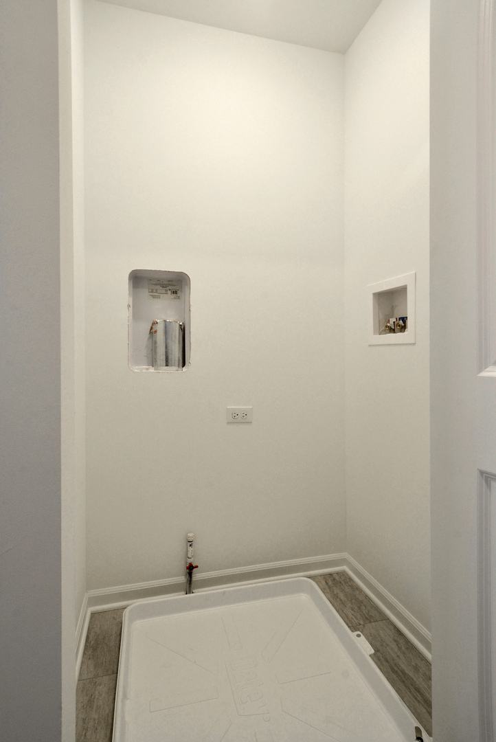 202 Timberleaf Circle Roselle, IL 60172 - Photo 16 of 22 a view of a small space