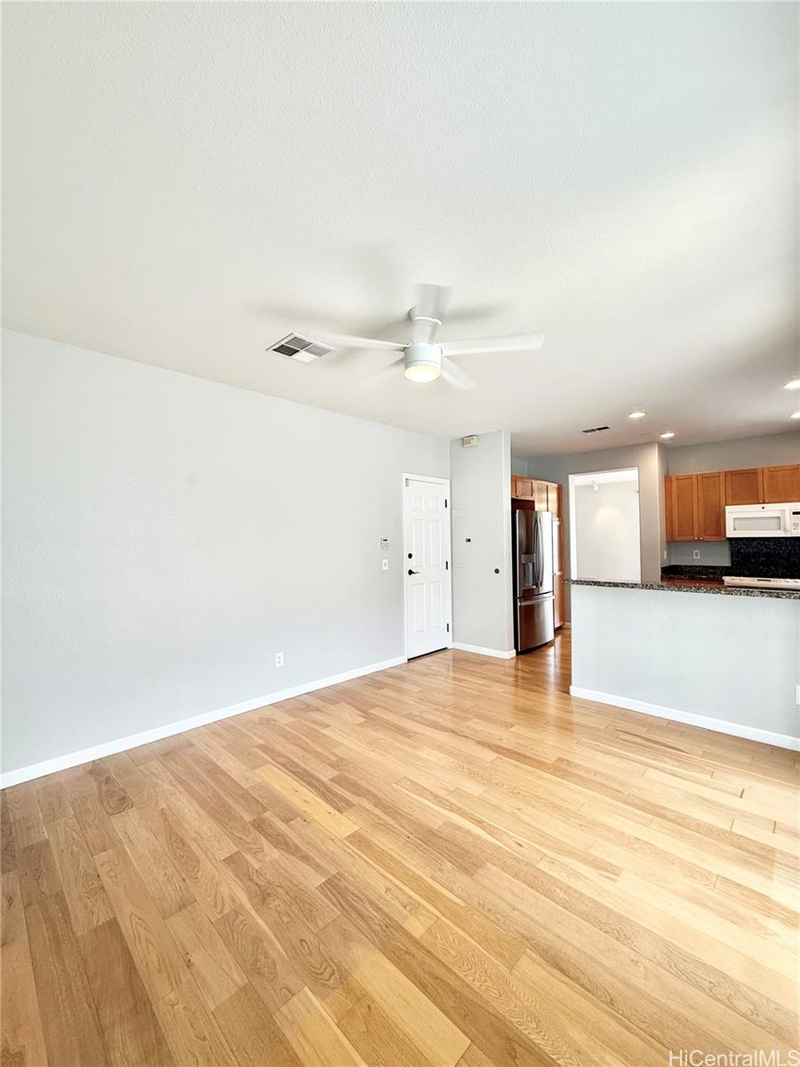 580 Lunalilo Home Road, Unit B340 Honolulu, HI 96825 - Photo 10 of 21 a view of an empty room