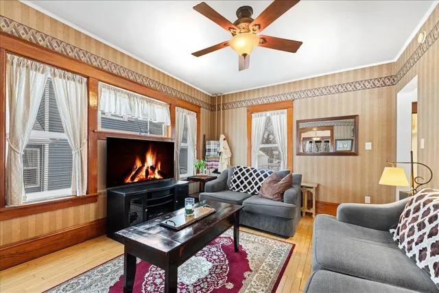 $279,900 | 218 East Division Street, Kaukauna, WI 54130