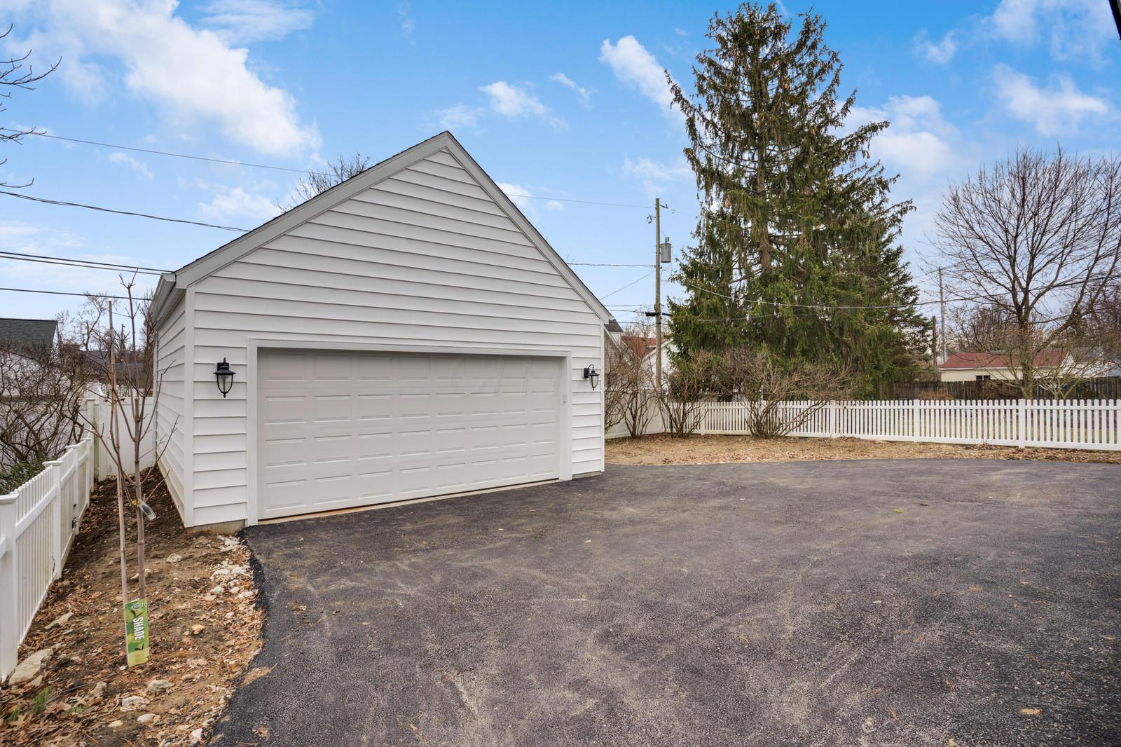 334 North Remington Road Columbus, OH 43209 - Photo 4 of 61