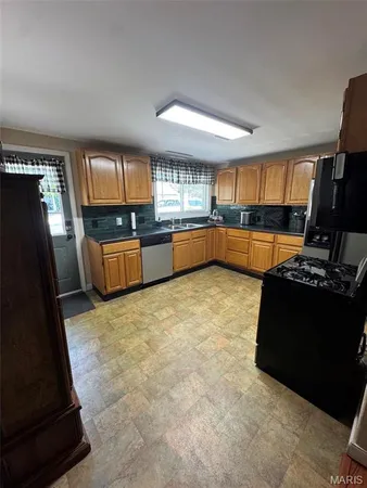 $208,000 | 419 West Main Street, Bowling Green, MO 63334