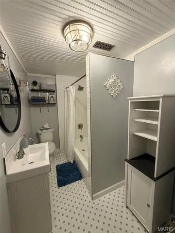 $208,000 | 419 West Main Street, Bowling Green, MO 63334