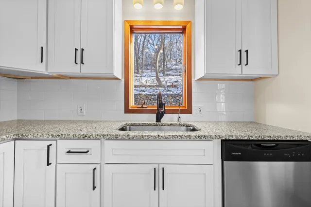 $345,000 | 700 Point Douglas Road South, St. Paul, MN 55119