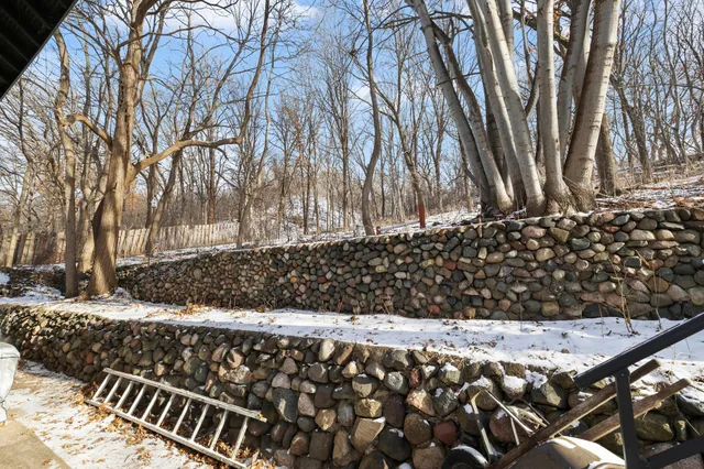 $345,000 | 700 Point Douglas Road South, St. Paul, MN 55119