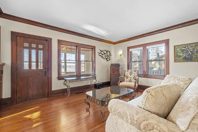 $345,000 | 700 Point Douglas Road South, St. Paul, MN 55119