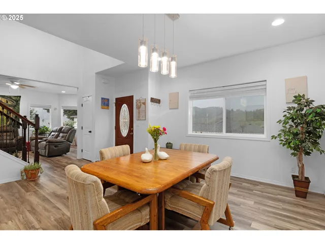 $670,000 | 860 Northeast Ventura Street, Roseburg, OR 97470