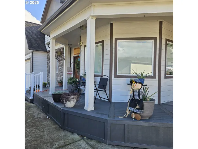 $670,000 | 860 Northeast Ventura Street, Roseburg, OR 97470