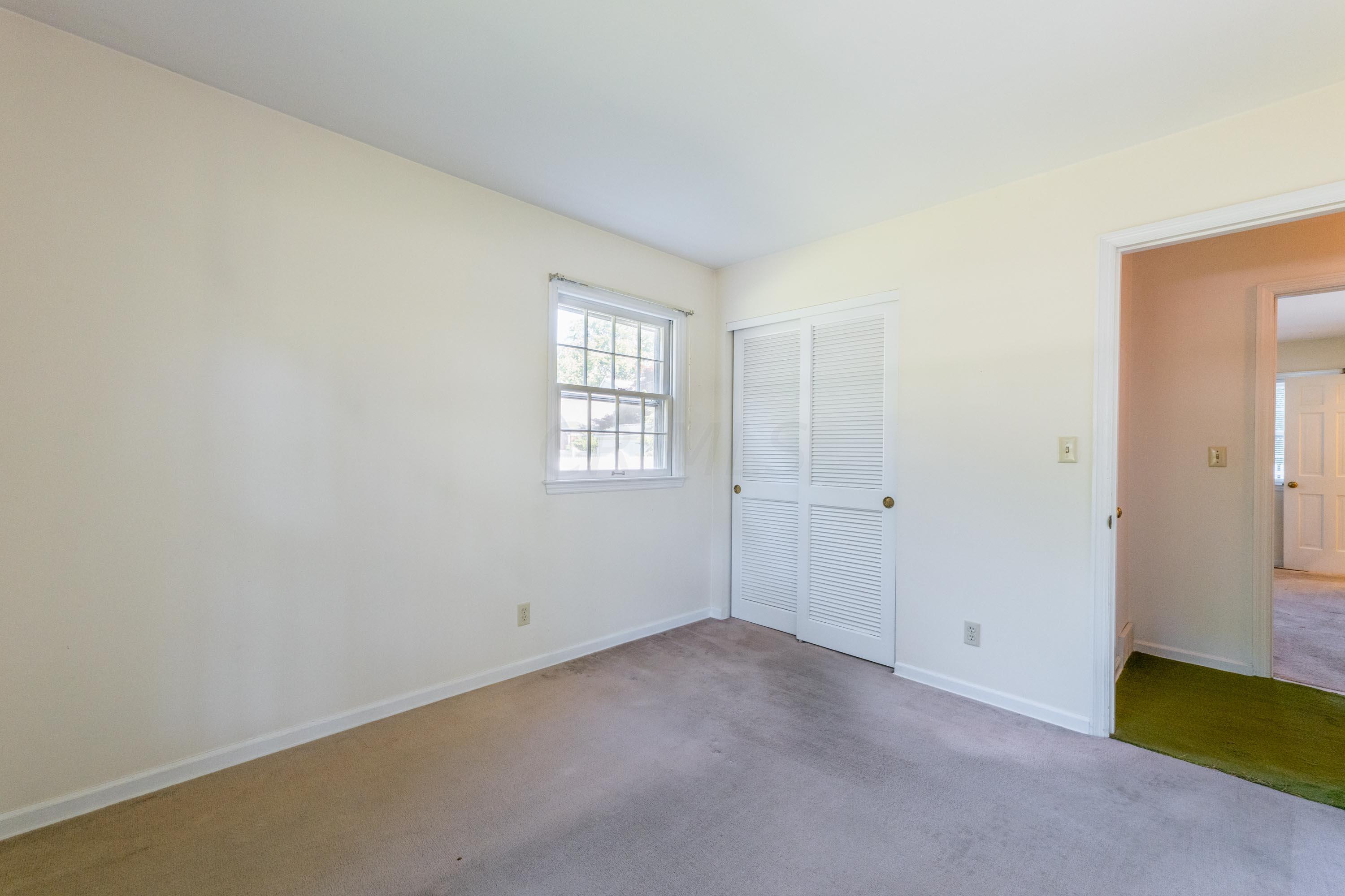 2030 Hythe Road Columbus, OH 43220 - Photo 39 of 51 042P1657528