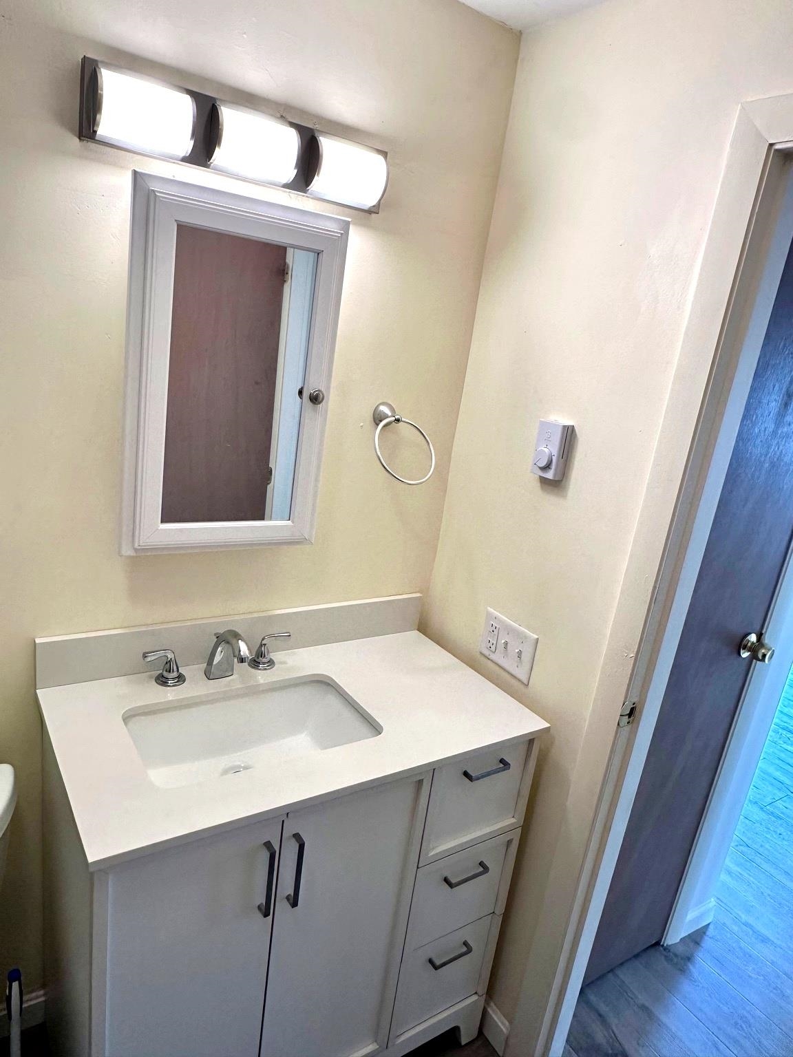 502 High Street, Unit 204 Hampton, NH 03842 - Photo 9 of 10