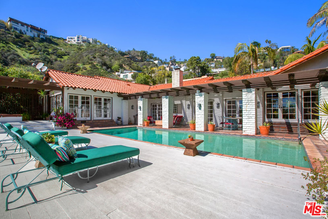 1707 Rising Glen Road Los Angeles, CA 90069 - Photo 1 of 33