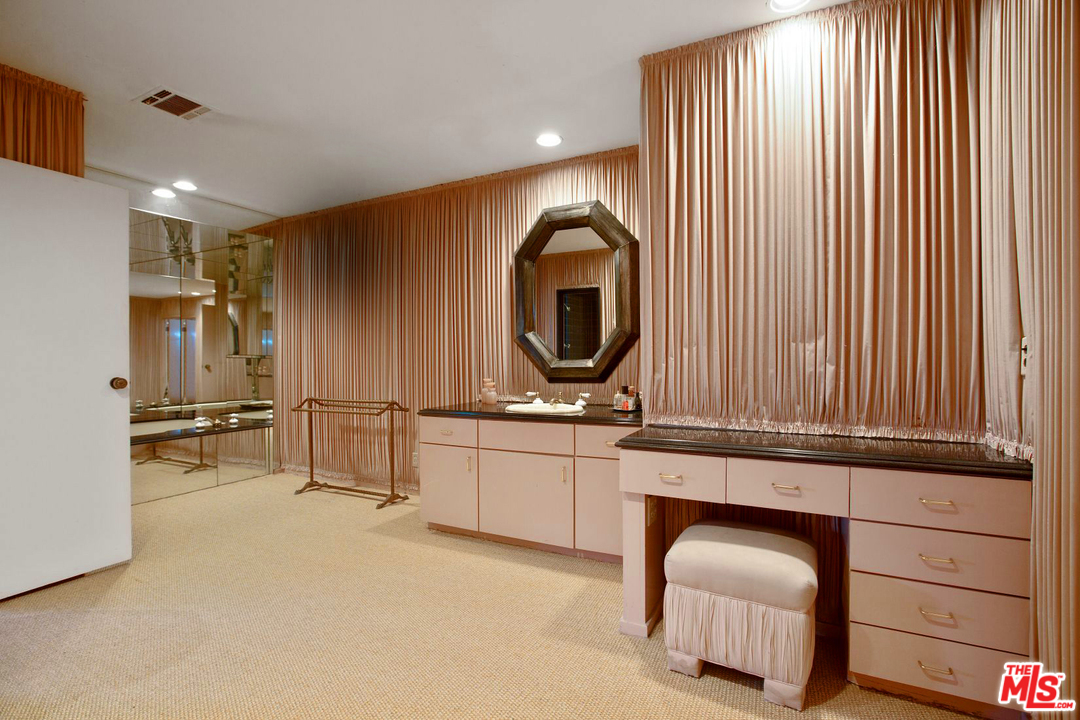 1707 Rising Glen Road Los Angeles, CA 90069 - Photo 16 of 33