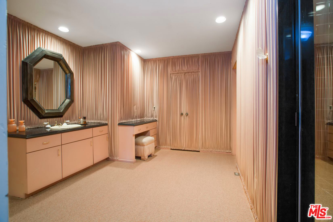 1707 Rising Glen Road Los Angeles, CA 90069 - Photo 17 of 33