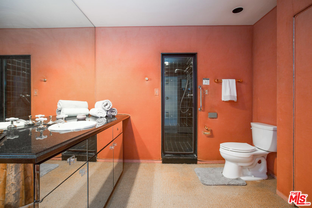 1707 Rising Glen Road Los Angeles, CA 90069 - Photo 18 of 33