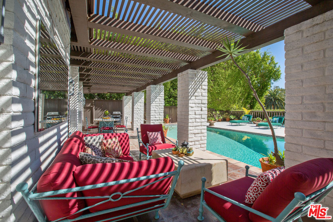 1707 Rising Glen Road Los Angeles, CA 90069 - Photo 22 of 33