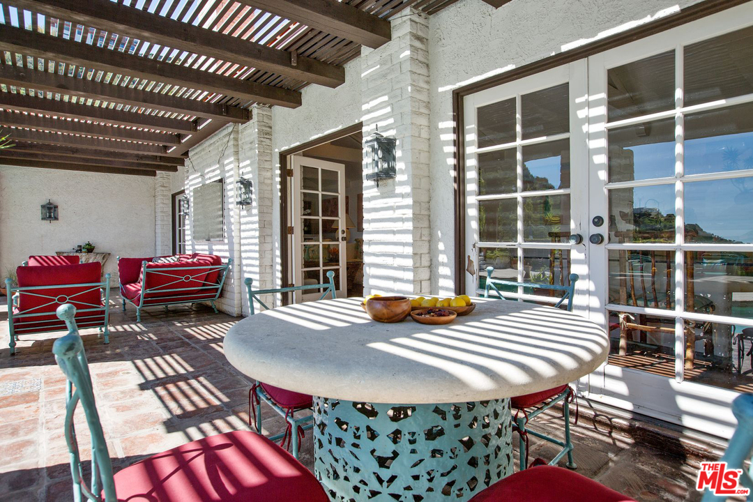 1707 Rising Glen Road Los Angeles, CA 90069 - Photo 23 of 33