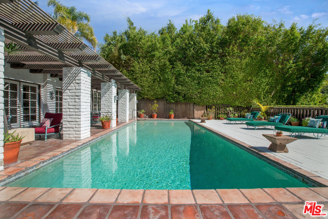 1707 Rising Glen Road Los Angeles, CA 90069 - Photo 25 of 33