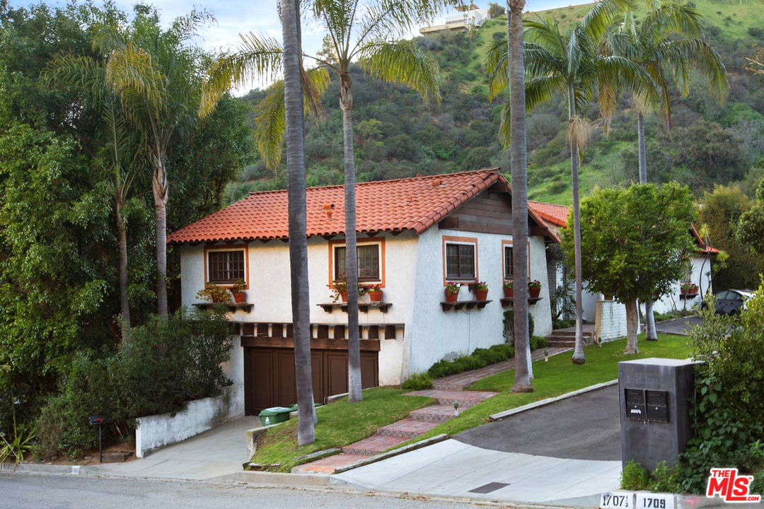 1707 Rising Glen Road Los Angeles, CA 90069 - Photo 27 of 33