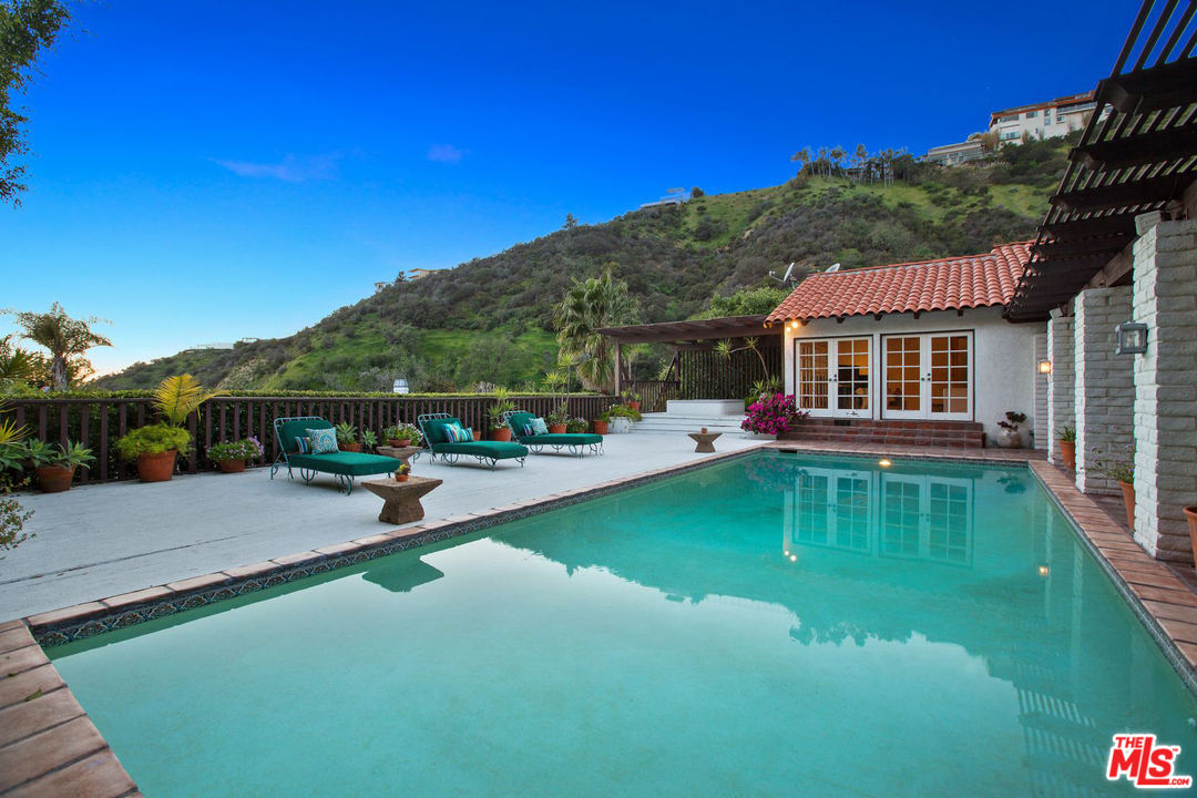 1707 Rising Glen Road Los Angeles, CA 90069 - Photo 32 of 33