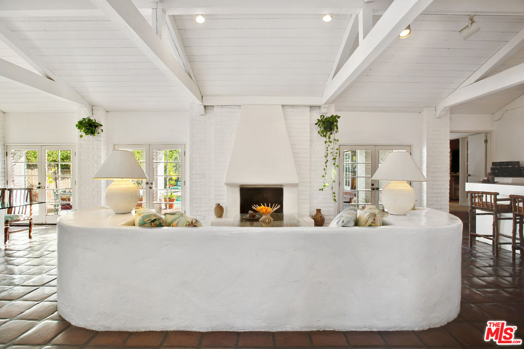 1707 Rising Glen Road Los Angeles, CA 90069 - Photo 6 of 33