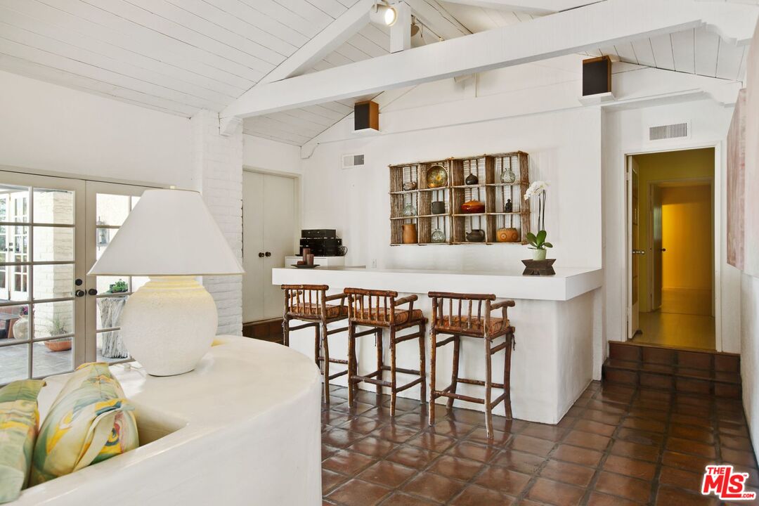 1707 Rising Glen Road Los Angeles, CA 90069 - Photo 7 of 33