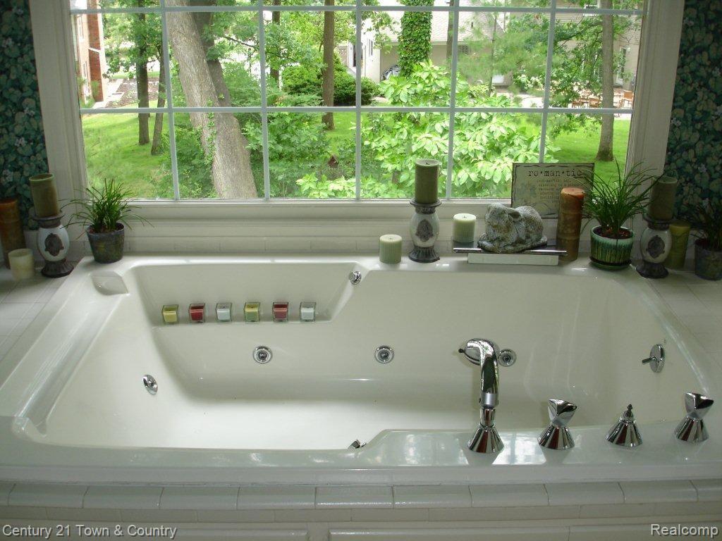 4118 Nearbrook Road Bloomfield Hills, MI 48302 - Photo 14 of 25 Beautiful Spa Room!