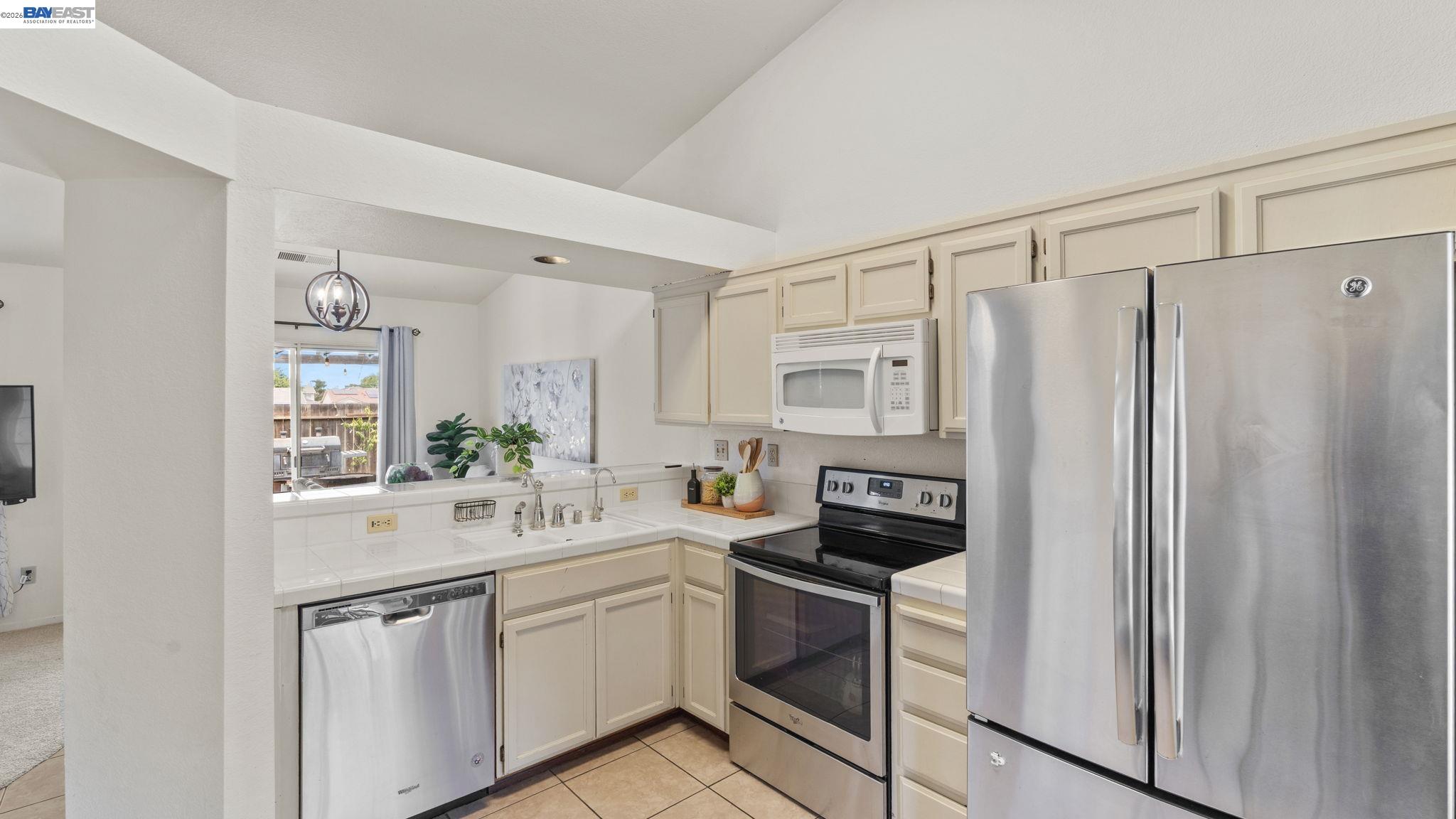 1571 Spring Court Tracy, CA 95376 - Photo 9 of 33