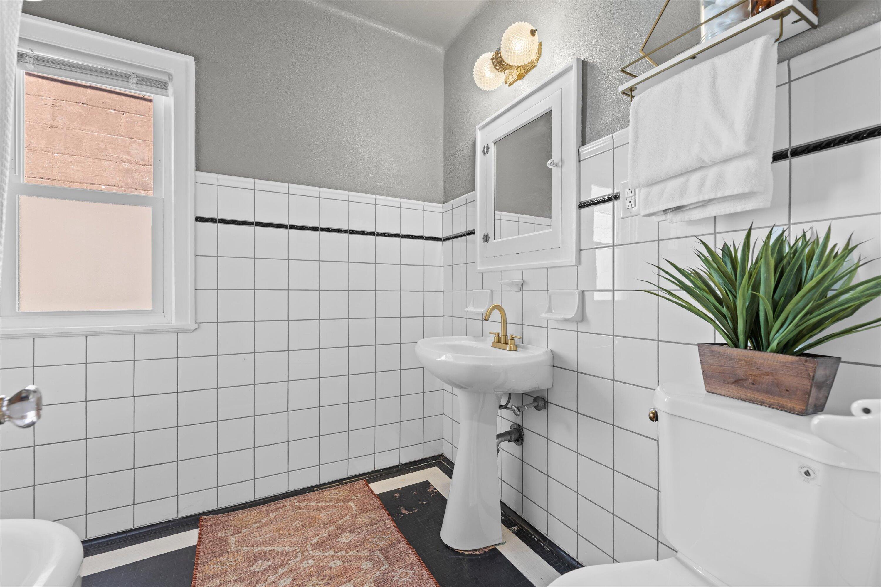 3058 North 74th Street Milwaukee, WI 53210 - Photo 11 of 24 Bathroom