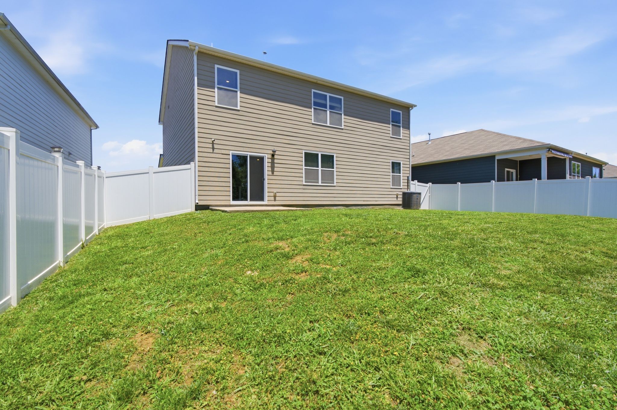514 Ash Street Lebanon, TN 37087 - Photo 6 of 37 a front view of house with yard and green space