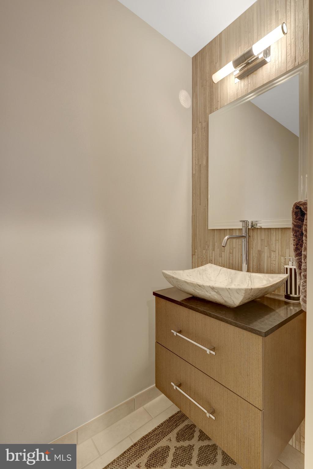 11122 Lakespray Way Reston, VA 20191 - Photo 27 of 77 Beautifully updated powder room.