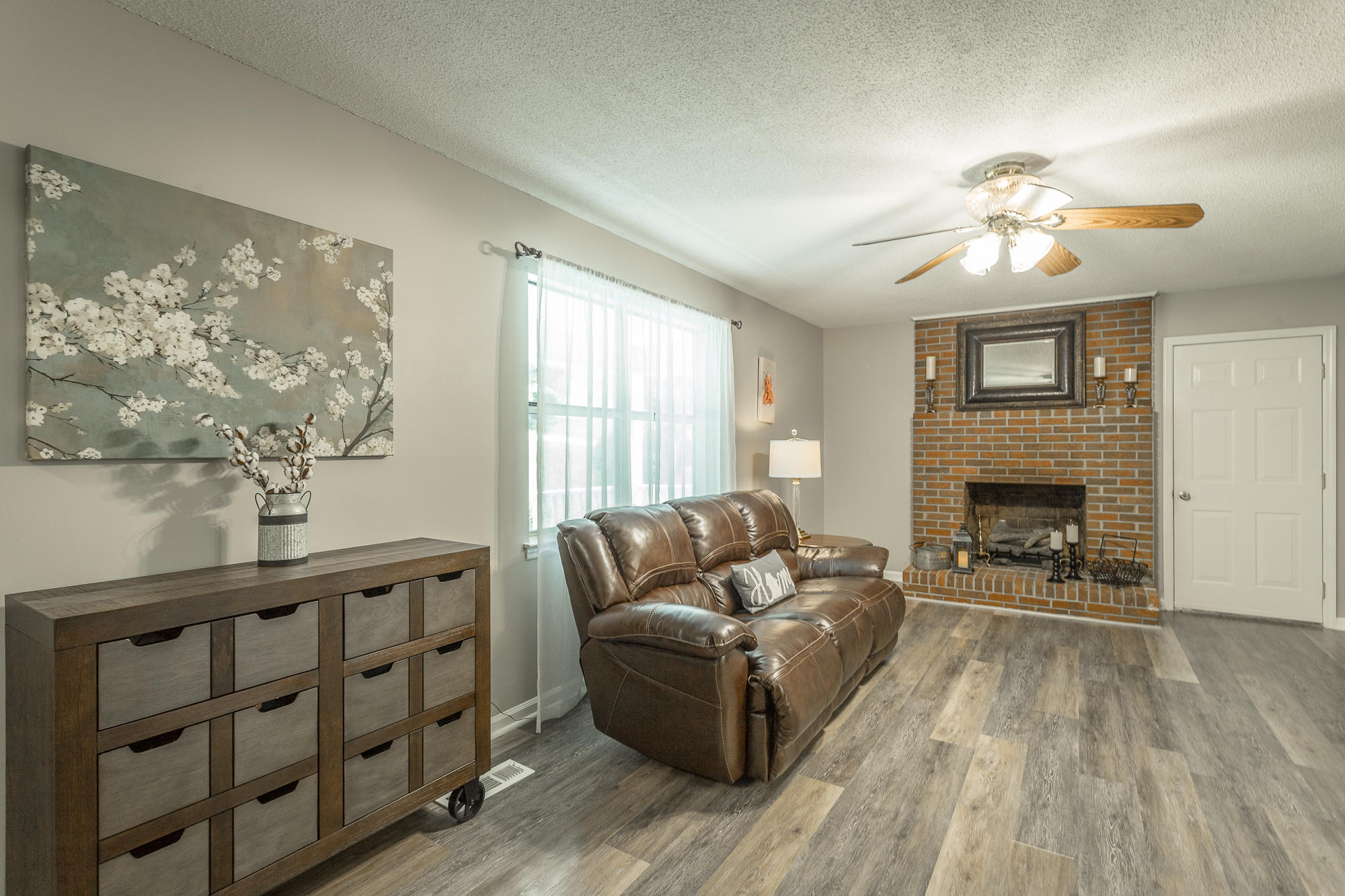 138 Potts Road Ringgold, GA 30736 - Photo 8 of 46 Living Room