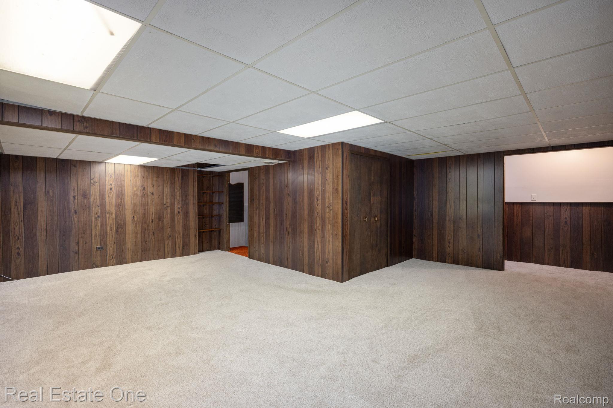 1534 Hidden Valley Lane Rochester, MI 48306 - Photo 18 of 27 27-web-or-mls-1534 Hidden Valley 27.jpg