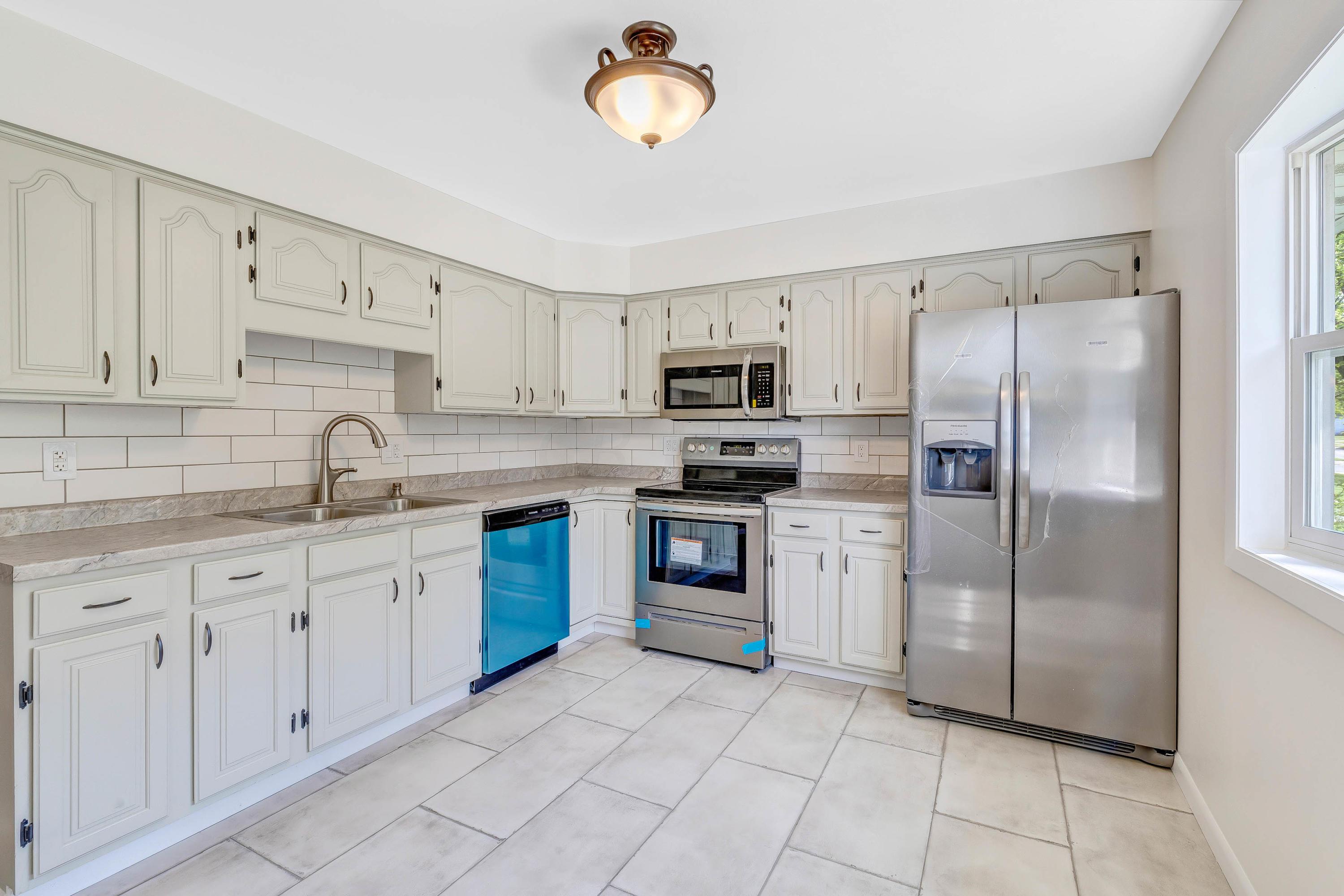 6480 Karl Road Columbus, OH 43229 - Photo 6 of 29 Gallery Image 6