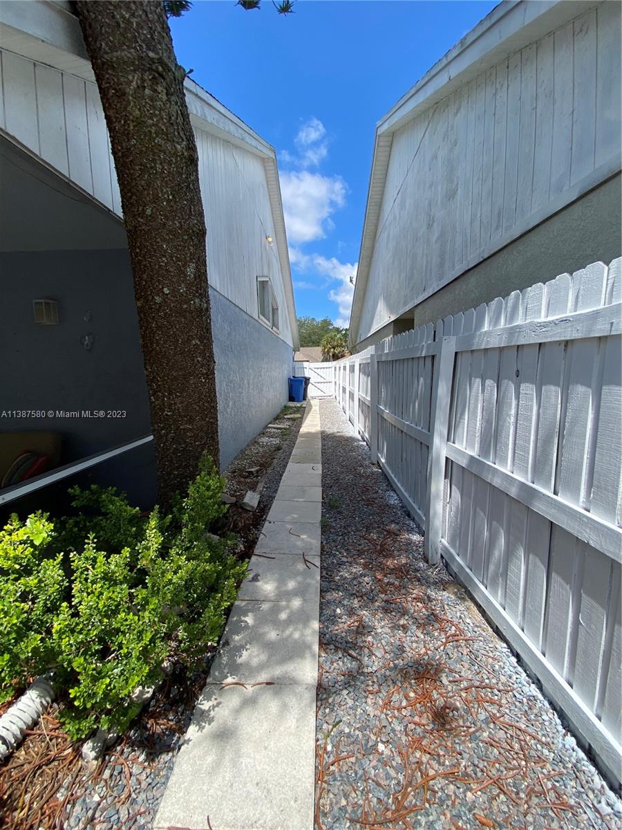 11652 Sunshine Pond Road Tampa, FL 33635 - Photo 25 of 39 a view of entryway with wooden floor