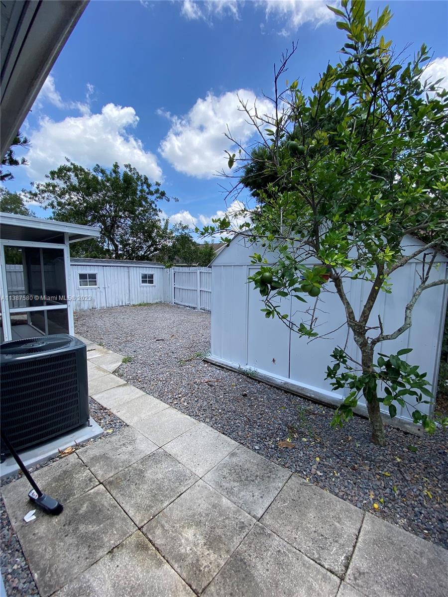 11652 Sunshine Pond Road Tampa, FL 33635 - Photo 29 of 39 a view of a terrace