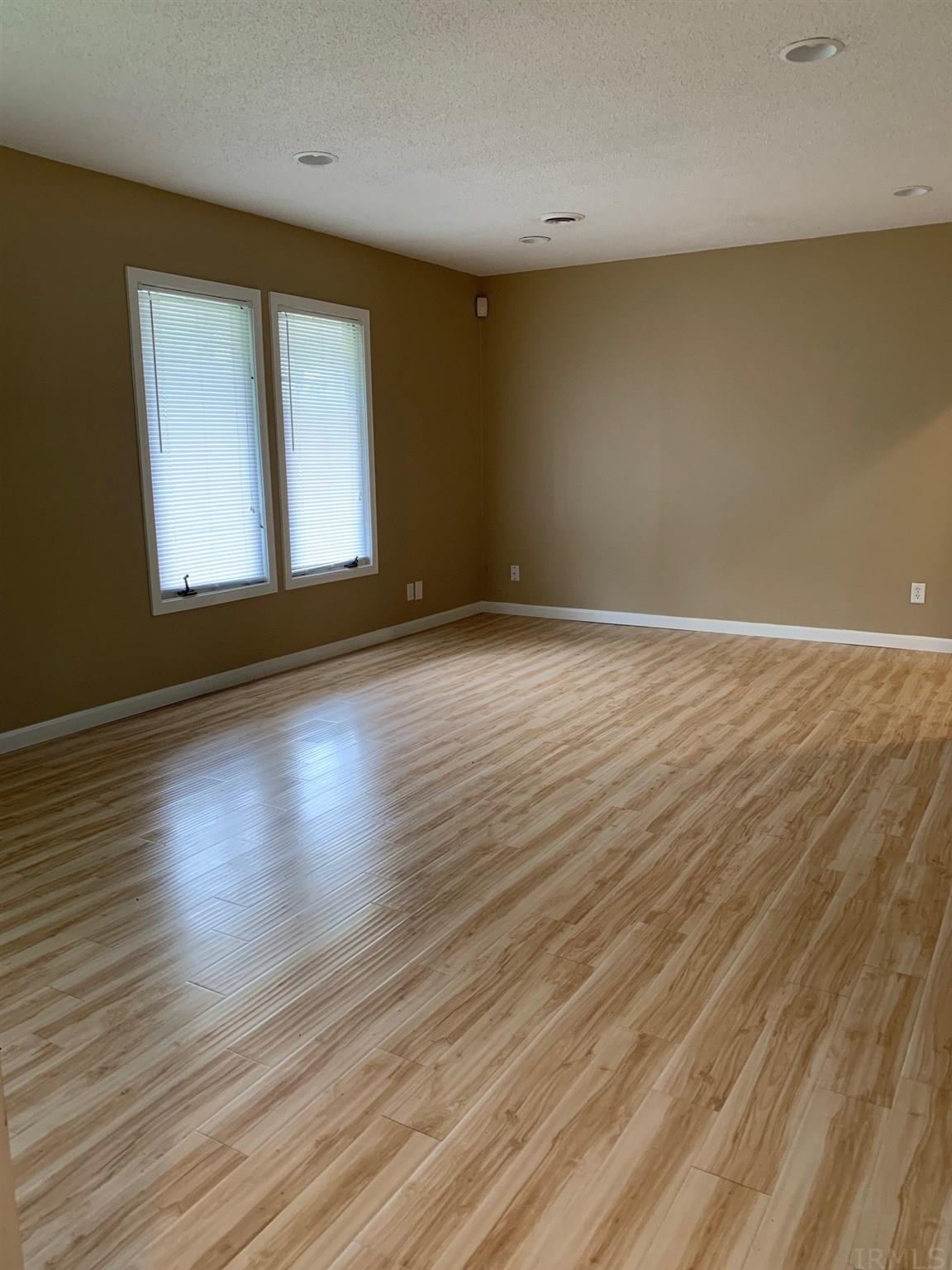 1128 Tulip Tree Road Fort Wayne, IN 46825 - Photo 6 of 26 Gallery Image 6